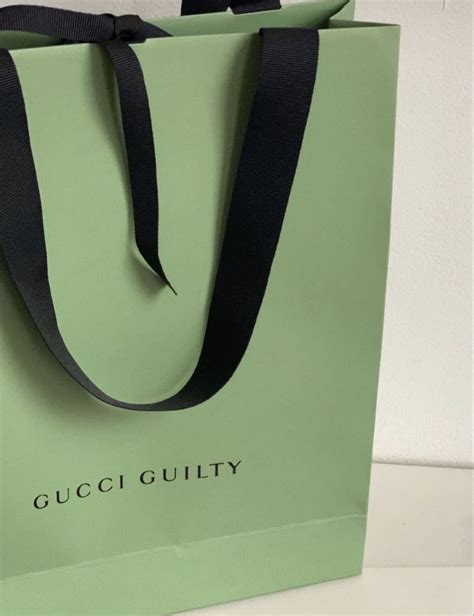 why Gucci uses green